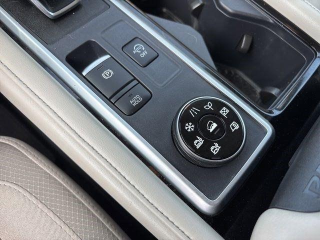 Nissan Pathfinder SV 4WD 2024