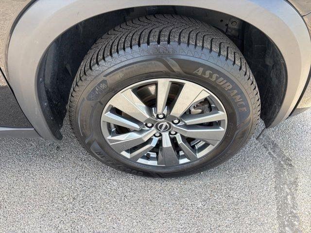 Nissan Pathfinder SV 4WD 2024