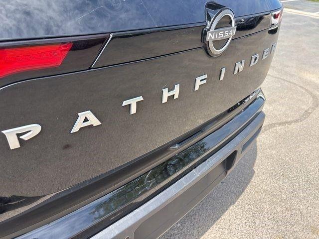 Nissan Pathfinder SV 4WD 2024
