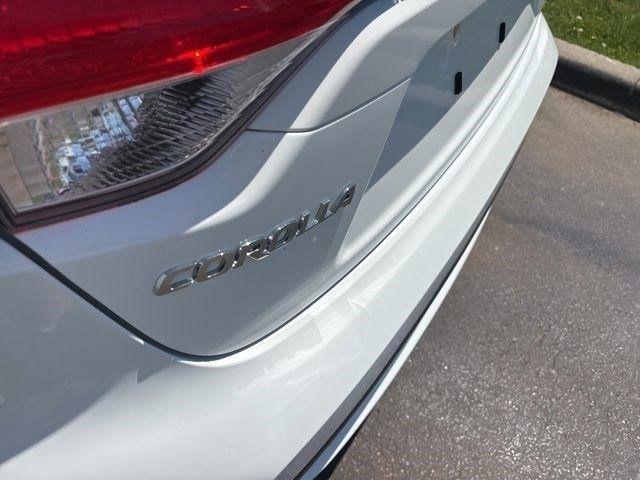 Toyota Corolla LE Hybrid 2022