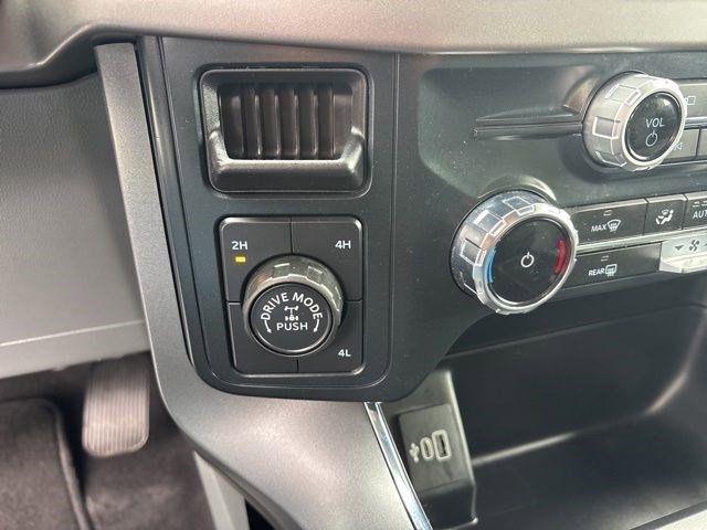 Ford F-150 XLT SuperCrew 4WD 2025