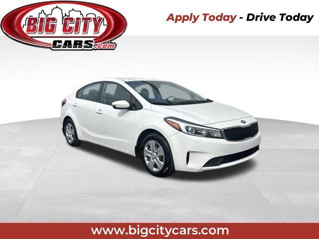 2017 Kia Forte LX AT's photo