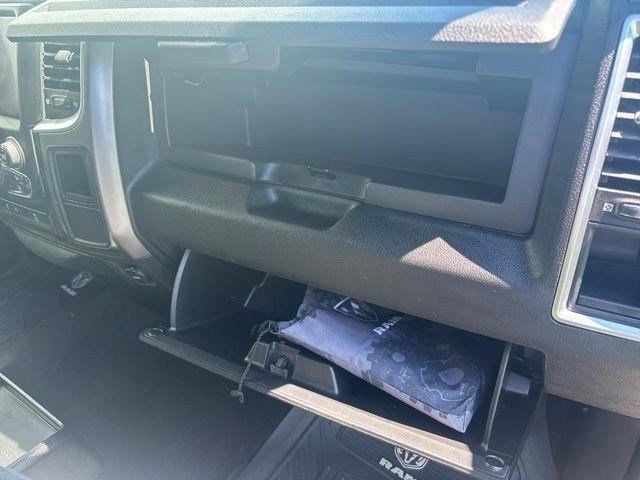 RAM 1500 Classic Tradesman Crew Cab SWB 4WD 2021