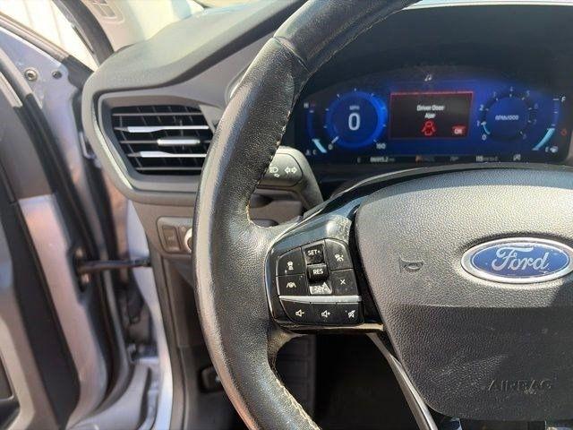 Ford Escape Titanium 4WD 2022