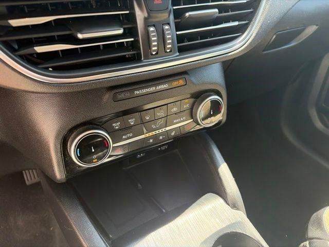 Ford Escape Titanium 4WD 2022