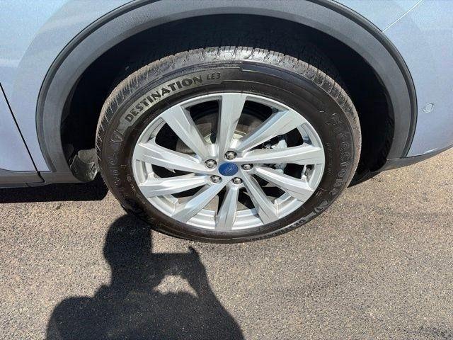 Ford Escape Titanium 4WD 2022