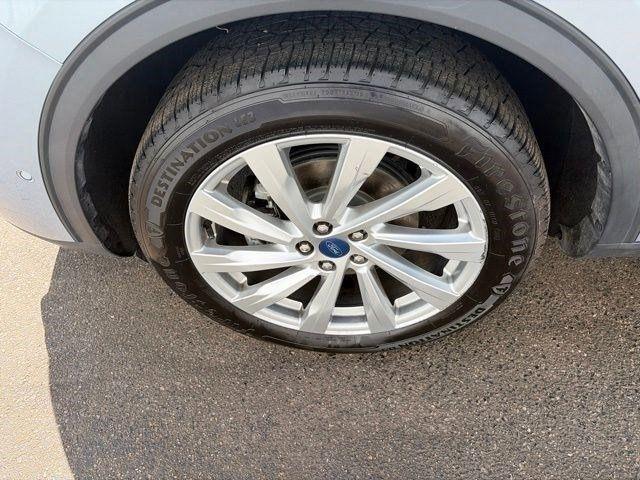 Ford Escape Titanium 4WD 2022