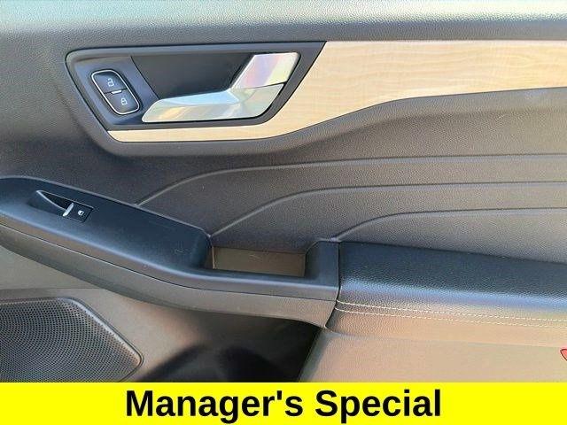 Ford Escape Titanium AWD 2022