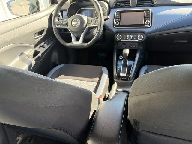 Nissan Versa SV 2023