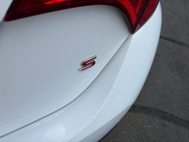 Toyota Corolla S Plus 6MT 2016
