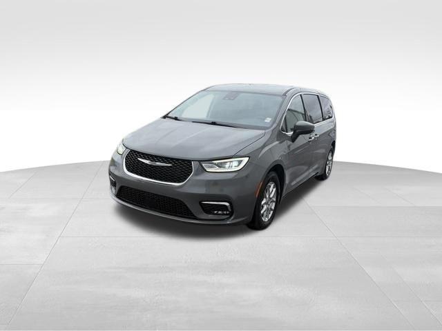 Chrysler Pacifica Touring L 2023