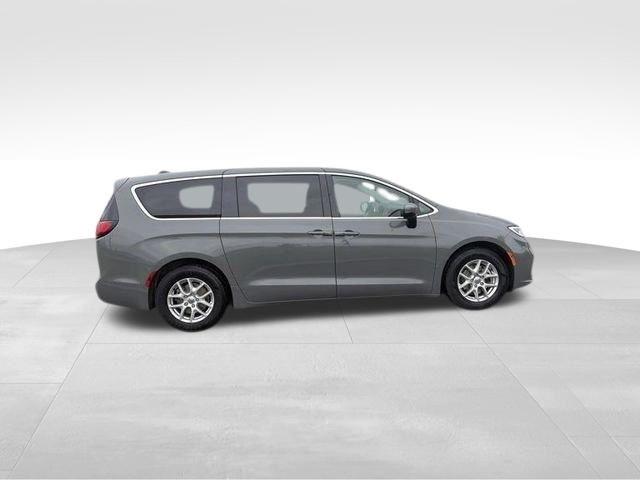 Chrysler Pacifica Touring L 2023