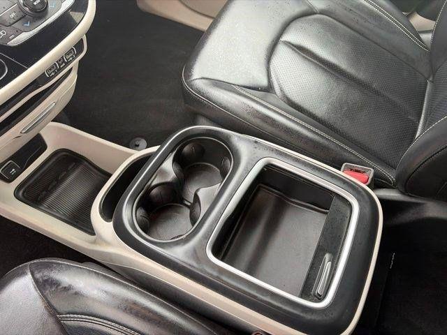 Chrysler Pacifica Touring L 2023