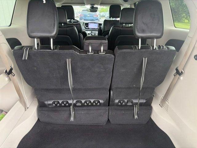 Chrysler Pacifica Touring L 2023