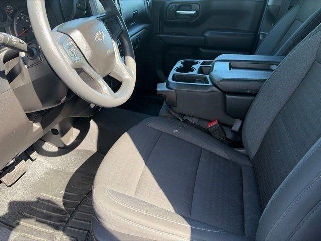Chevrolet Silverado 1500 Custom Crew Cab 4WD 2024