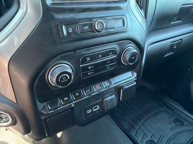 Chevrolet Silverado 1500 Custom Crew Cab 4WD 2024