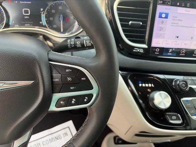 Chrysler Pacifica Touring L 2023