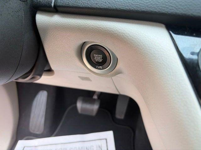 Chrysler Pacifica Touring L 2023