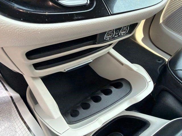 Chrysler Pacifica Touring L 2023