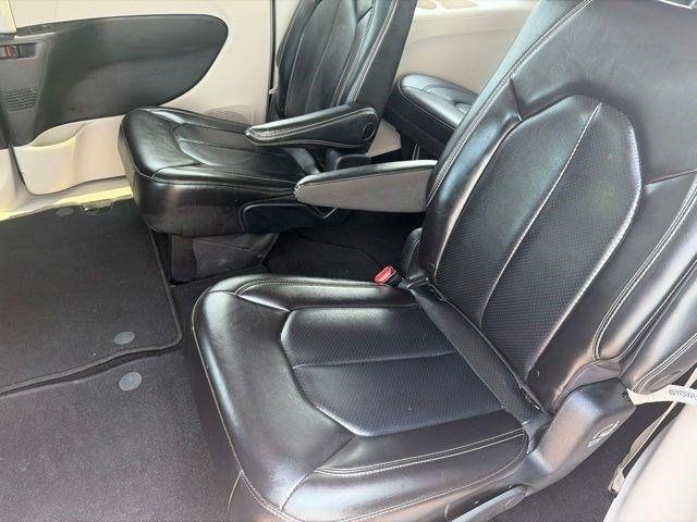 Chrysler Pacifica Touring L 2023