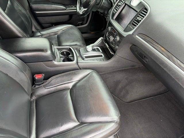 Chrysler 300 Touring AWD 2021