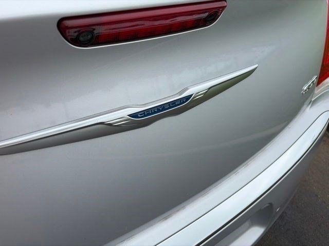 Chrysler 300 Touring AWD 2021