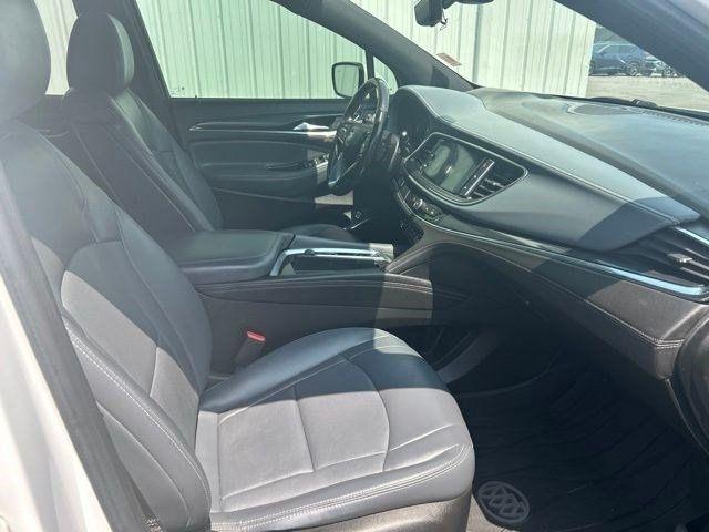 Buick Enclave  2022