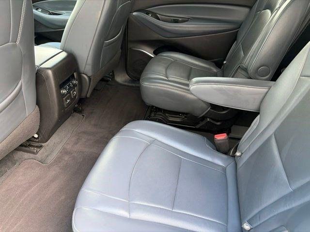 Buick Enclave  2022