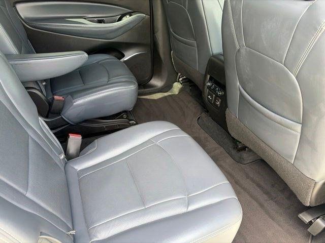 Buick Enclave  2022