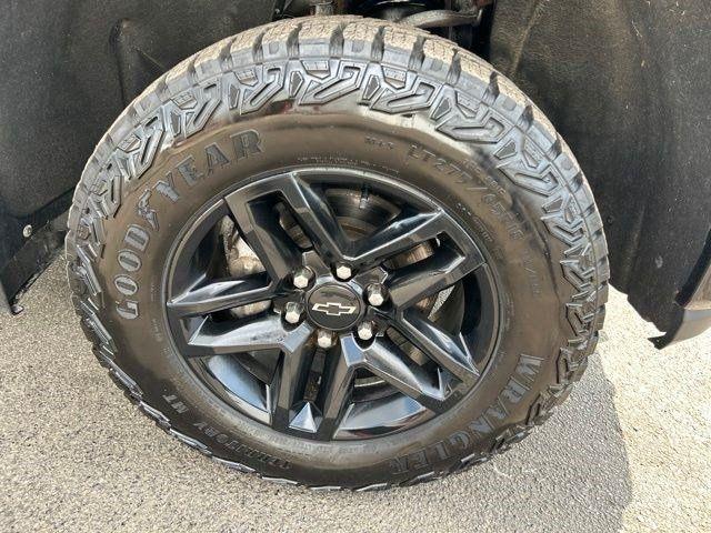 Chevrolet Silverado 1500 Custom Trail Boss Crew Cab Long Box 4WD 2020
