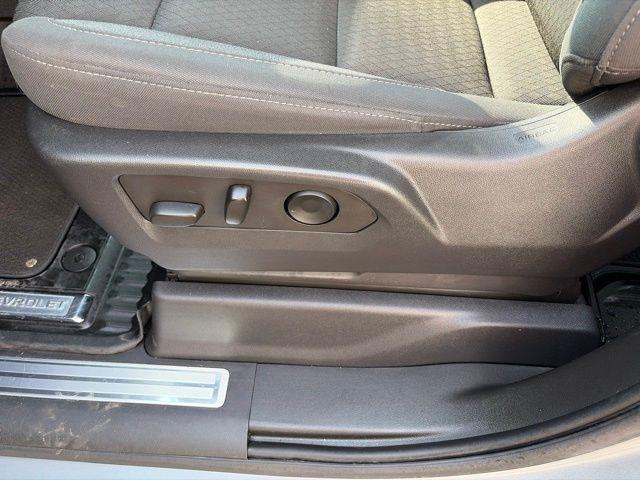 Chevrolet Silverado 1500 LT Crew Cab 4WD 2023