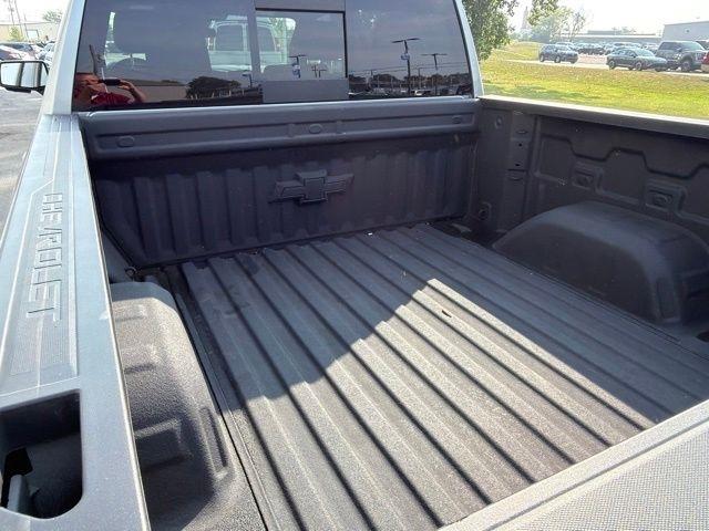 Chevrolet Silverado 1500 LT Crew Cab 4WD 2023