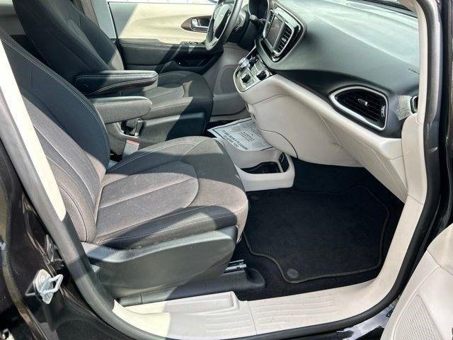 Chrysler Voyager LX 2023