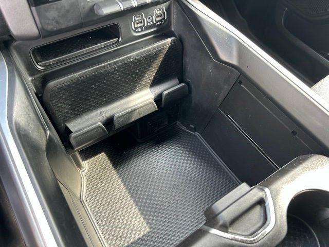 RAM 1500 Big Horn Crew Cab SWB 4WD 2021