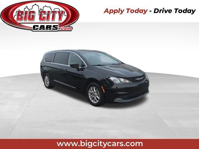 2022 Chrysler Voyager LX