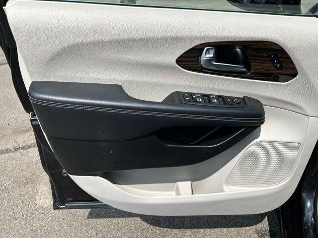 Chrysler Pacifica Limited 2023