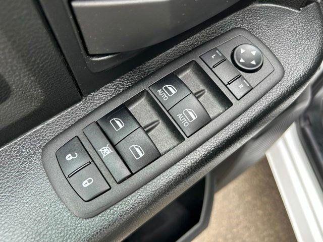 RAM 1500 Classic Tradesman 4x2 Crew Cab 6'4" Box 2023