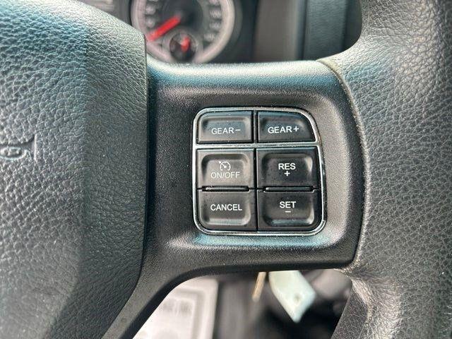 RAM 1500 Classic Tradesman 4x2 Crew Cab 6'4" Box 2023