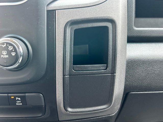 RAM 1500 Classic Tradesman 4x2 Crew Cab 6'4" Box 2023