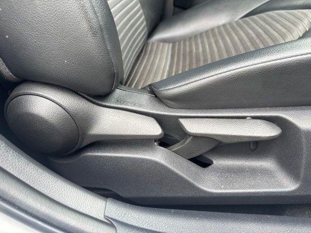 Toyota Camry SE 2023
