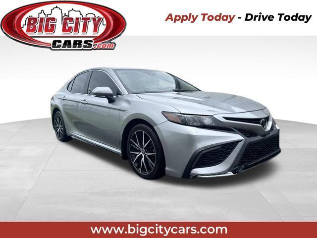 Toyota Camry SE 2023