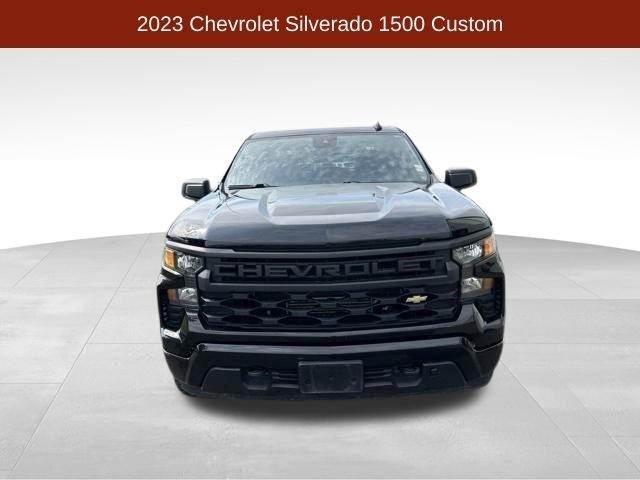Chevrolet Silverado 1500 Custom Crew Cab 4WD 2023