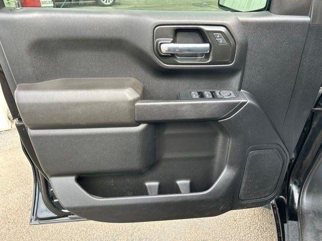 Chevrolet Silverado 1500 Custom Crew Cab 4WD 2023
