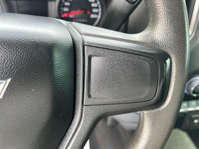 Chevrolet Silverado 1500 Custom Crew Cab 4WD 2023