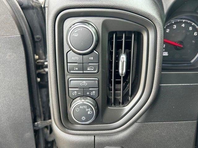 Chevrolet Silverado 1500 Custom Crew Cab 4WD 2023