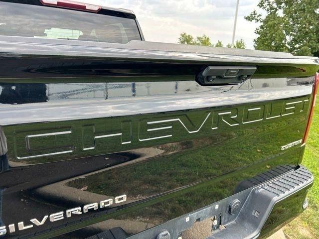 Chevrolet Silverado 1500 Custom Crew Cab 4WD 2023