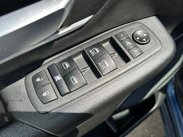 RAM 1500 Big Horn Crew Cab SWB 4WD 2022