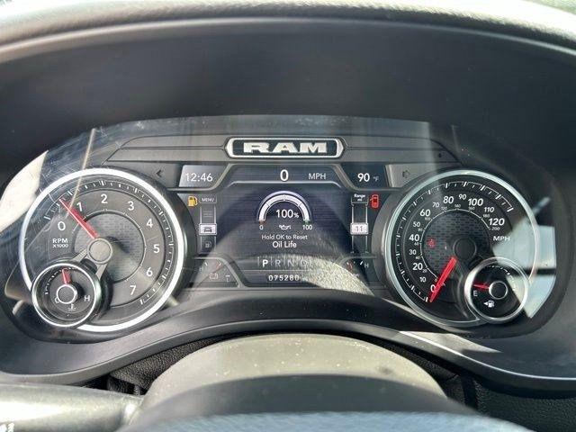 RAM 1500 Big Horn Crew Cab SWB 4WD 2022
