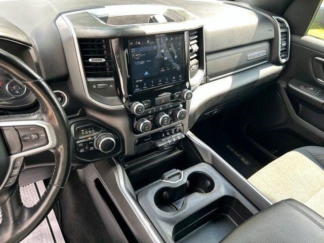 RAM 1500 Big Horn Crew Cab SWB 4WD 2022