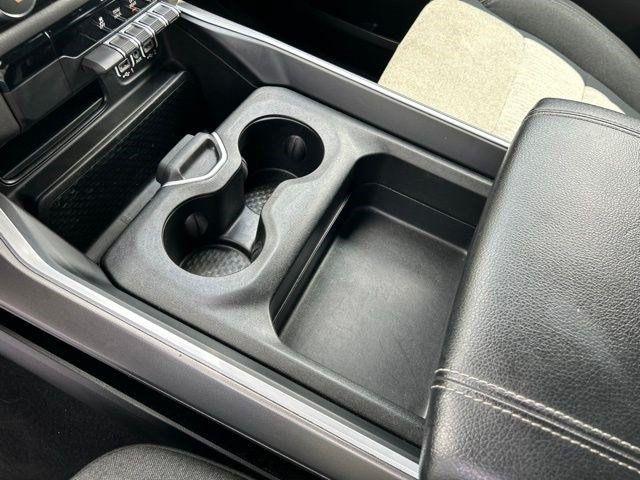 RAM 1500 Big Horn Crew Cab SWB 4WD 2022
